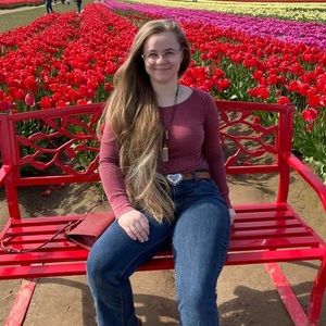 Meet your Posher, April